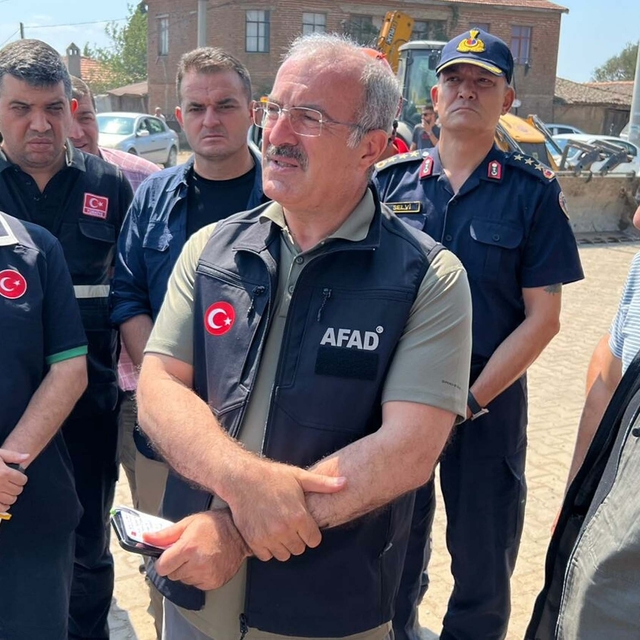 Çanakkale'deki orman yangını ikinci gününde; yanan alanlar ve evler havadan...