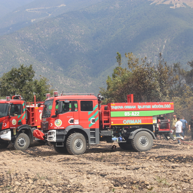 Taşova'da tarım alanında çıkan yangın söndürüldü