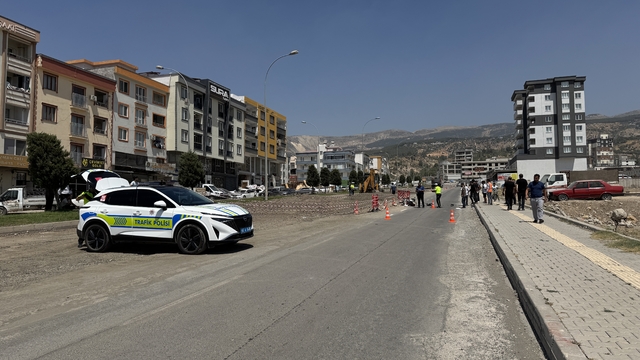 Kahramanmaraş'ta üzerinden iş makinesi geçen motosiklet sürücüsü öldü