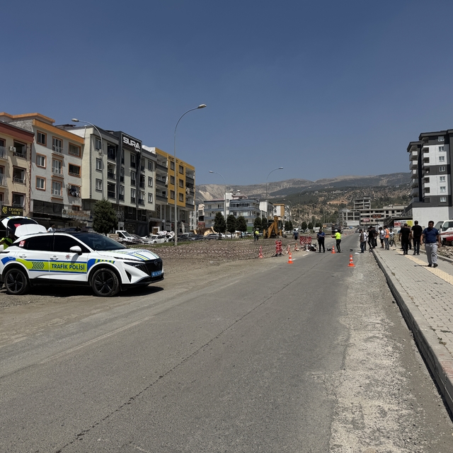 Kahramanmaraş'ta üzerinden iş makinesi geçen motosiklet sürücüsü öldü