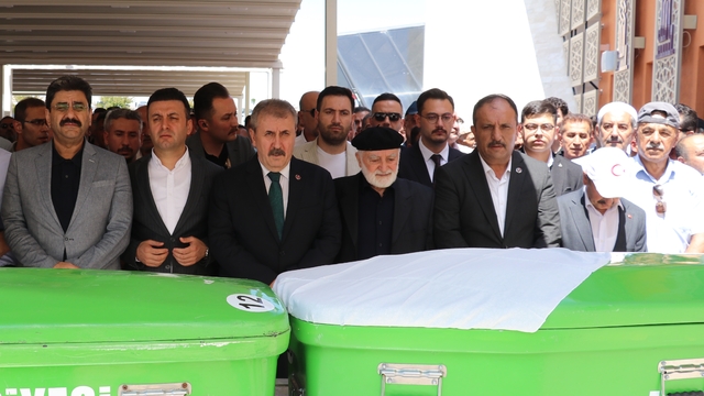 BBP Genel Başkanı Destici, Sivas'ta cenaze törenine katıldı