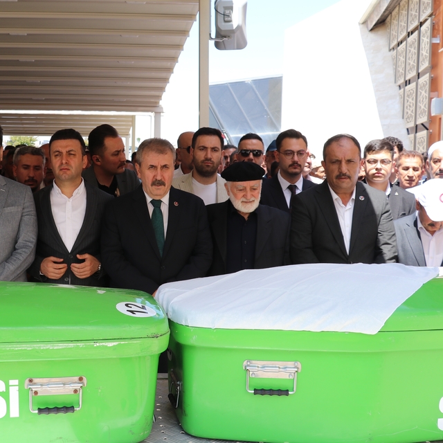 BBP Genel Başkanı Destici, Sivas'ta cenaze törenine katıldı