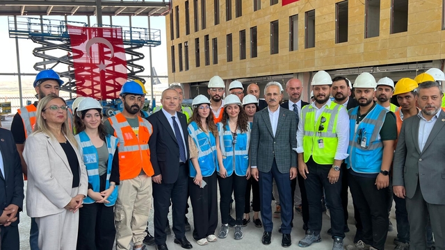 Bakan Uraloğlu: Tarihi yapılarımızı ayağa kaldırmak için var gücümüzle çalışıyoruz (2)