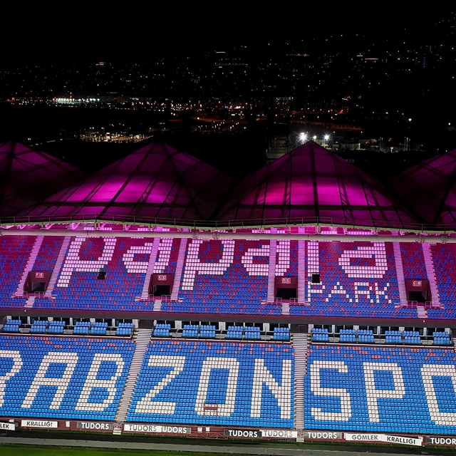 Trabzonspor'un maçlarını oynadığı Papara Park'ta ışıklandırma ve ses sistem...
