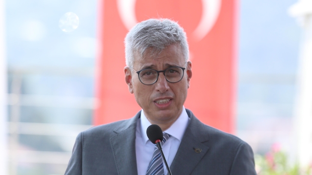 Sağlık Bakanı Memişoğlu, Rize'de merhum Belediye Başkanı Ekrem Orhon'u anma törenine katıldı