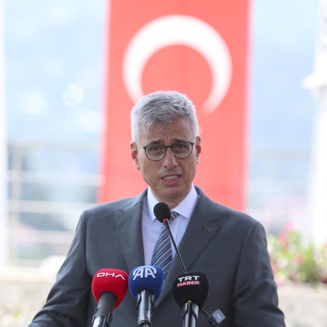 Sağlık Bakanı Memişoğlu, Rize'de merhum Belediye Başkanı Ekrem Orhon'u anma...