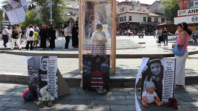 Bursa'da imam hatip öğrencileri Gazze'de yaşananları sessiz tiyatroyla anlattı