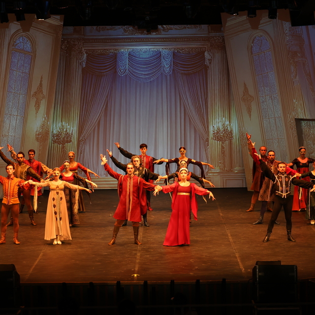 22. Uluslararası Bodrum Bale Festivali "Romeo ve Juliet" temsiliyle devam e...