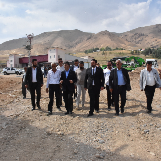 AK Parti Van Milletvekili Türkmenoğlu, Başkale ilçesindeki yatırımları ince...