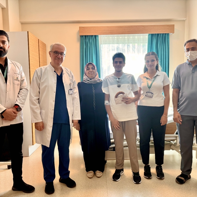 Hayata 8 yaşında veda eden çocuğun karaciğeri 14 yaşındaki Abdülkadir'i yaş...