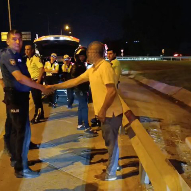 Bariyere çarpan otomobilin alkollü sürücüsüne 9 bin 267 TL ceza