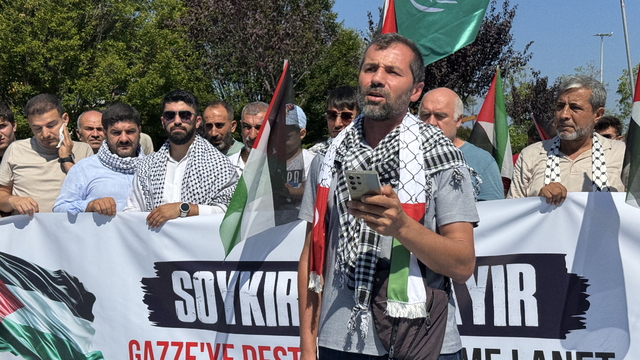 Yalova'da bir grup, Ankara'daki Gazze'ye destek yürüyüşüne katılmak için yola çıktı