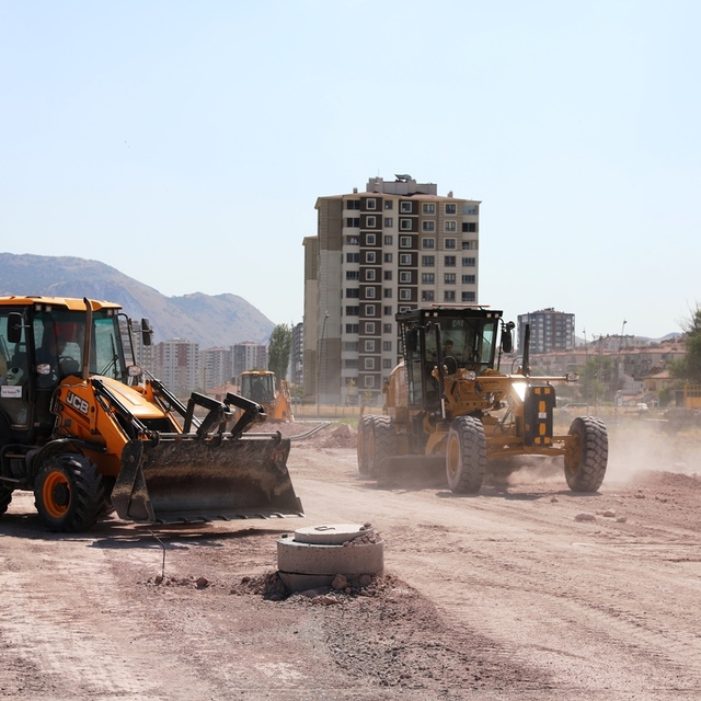 Kocasinan Belediyesinin Ali İhsan Alçı Bulvarı'ndaki çalışmaları sürüyor