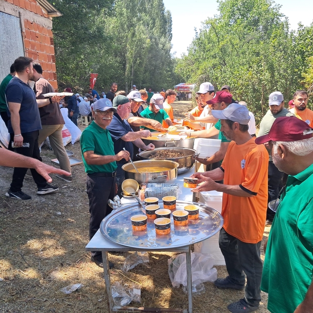 Akıncılar ilçesinde mevlit programı düzenlendi