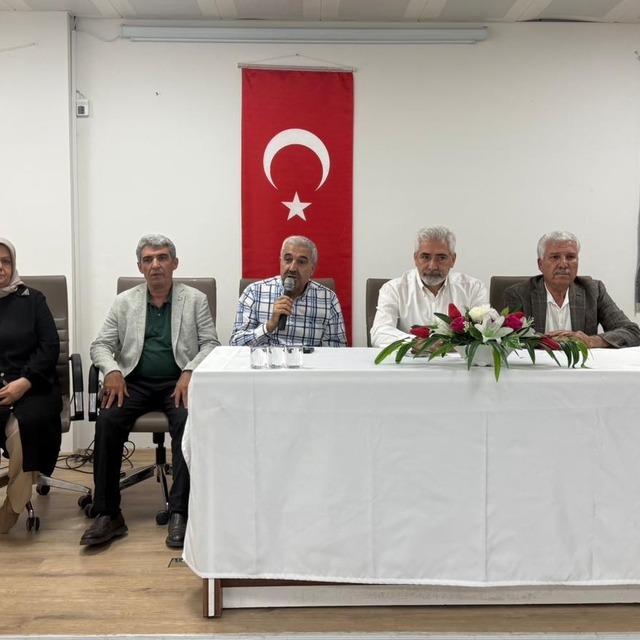 AK Parti Diyarbakır Milletvekili Ensarioğlu ile İl Başkanı İler Çermik'i zi...