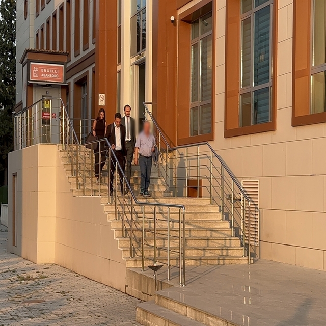 Teknesi parçalanmış halde bulunan iş insanını 13 kurbağa adam arıyor (3)