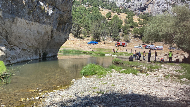 Konya'da düdene giren iki kız kardeş boğuldu