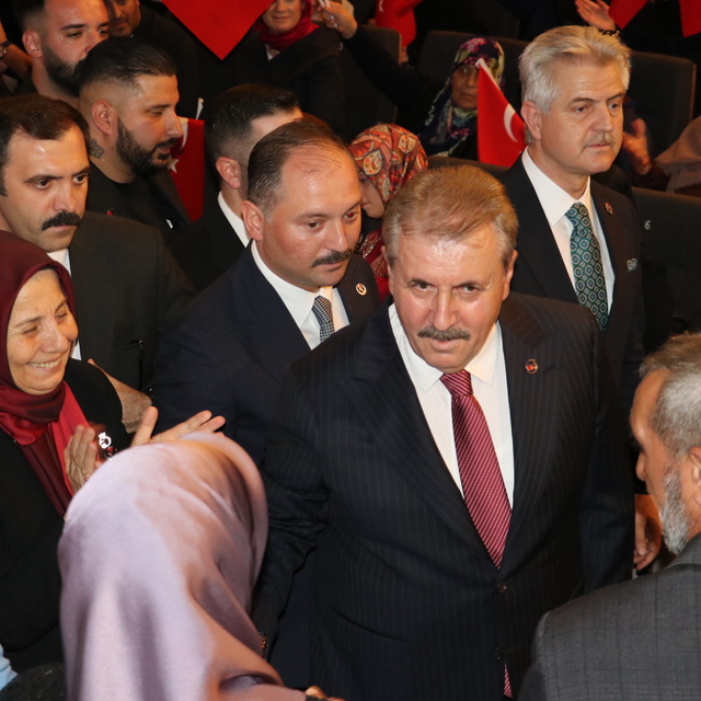 BBP Genel Başkanı Destici, partisinin Kocaeli'deki ilçe kongresinde konuştu...