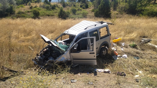 Konya'da hafif ticari araç takla attı: 2 ölü, 3 yaralı
