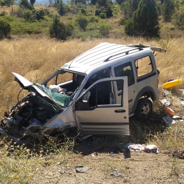 Konya'da hafif ticari araç takla attı: 2 ölü, 3 yaralı