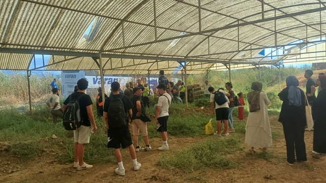 Manisa'da yolcu otobüsü fabrikanın bahçesine girdi: 3 yaralı