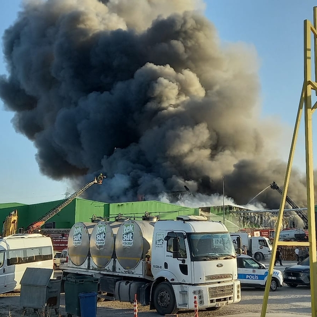 Gönen'de fabrika yangını