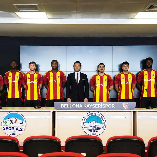Kayserispor, yeni transferlerini tanıttı