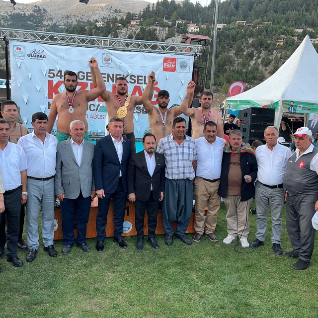540. Geleneksel Kızıldağ Karakucak Güreşleri'nde başpehlivanlığı Mehmet Çel...