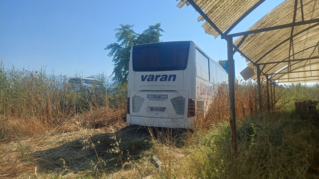Manisa'da yoldan çıkan yolcu otobüsündeki 3 kişi yaralandı