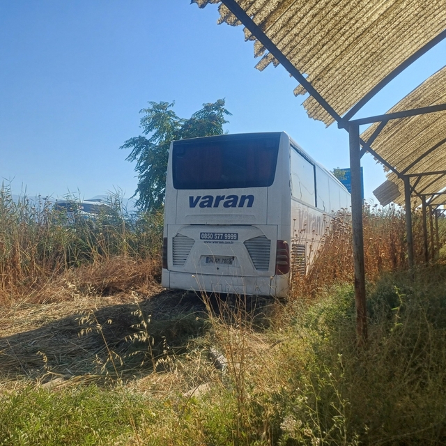 Manisa'da yoldan çıkan yolcu otobüsündeki 3 kişi yaralandı