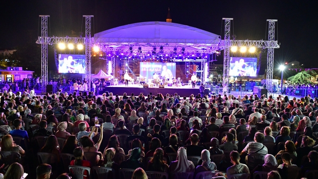 Neşet Ertaş Kültür ve Müzik Festivali, 'deprem' nedeniyle yarıda kesildi