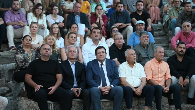 Çanakkale'de 62. Uluslararası Troia Festivali'nin resmi açılışı yapıldı