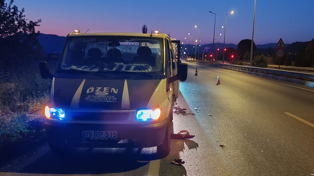 Aydın'da kamyonete arkadan çarpan motosikletin sürücüsü öldü