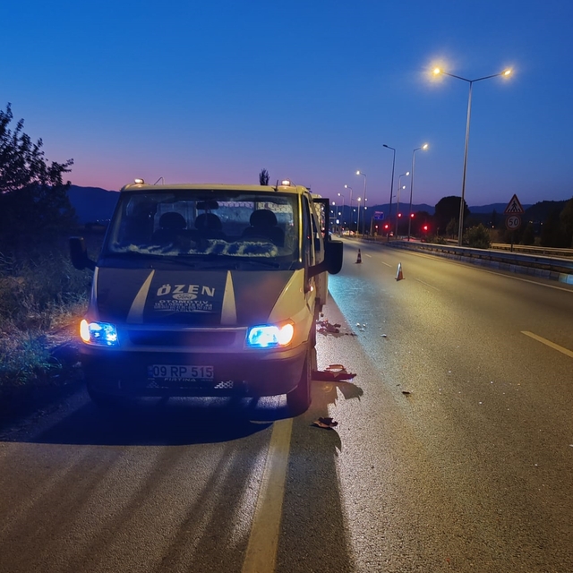 Aydın'da kamyonete arkadan çarpan motosikletin sürücüsü öldü