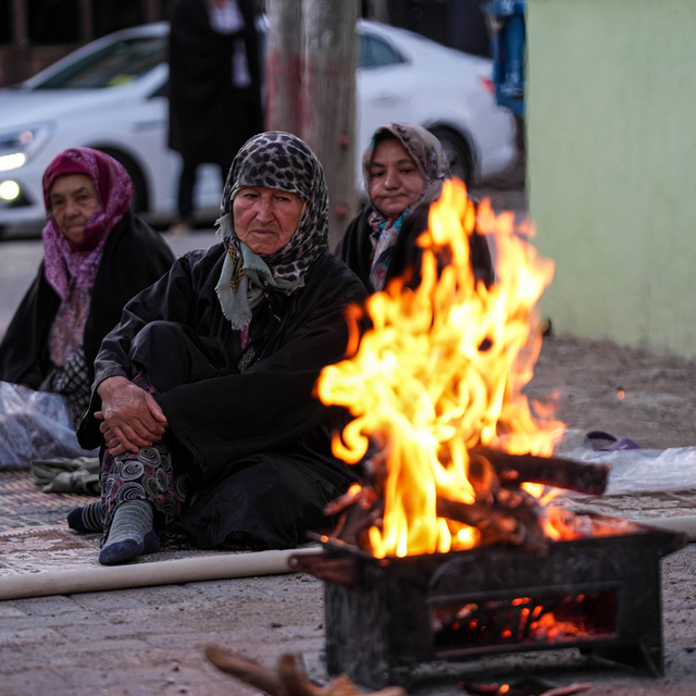 Balıkesir Sındırgı merkezli depremlerin hasara neden olduğu mahallelerin sa...
