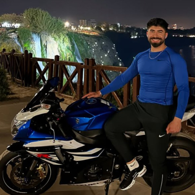 Sosyal medya ünlüsünün öldüğü motosiklet kazası kamerada