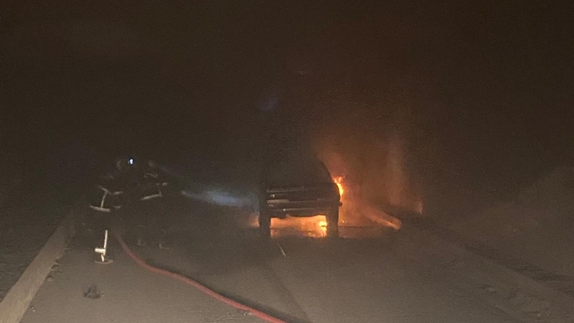 Kastamonu'da iki ayrı yangında otomobil ve forklift kullanılamaz hale geldi