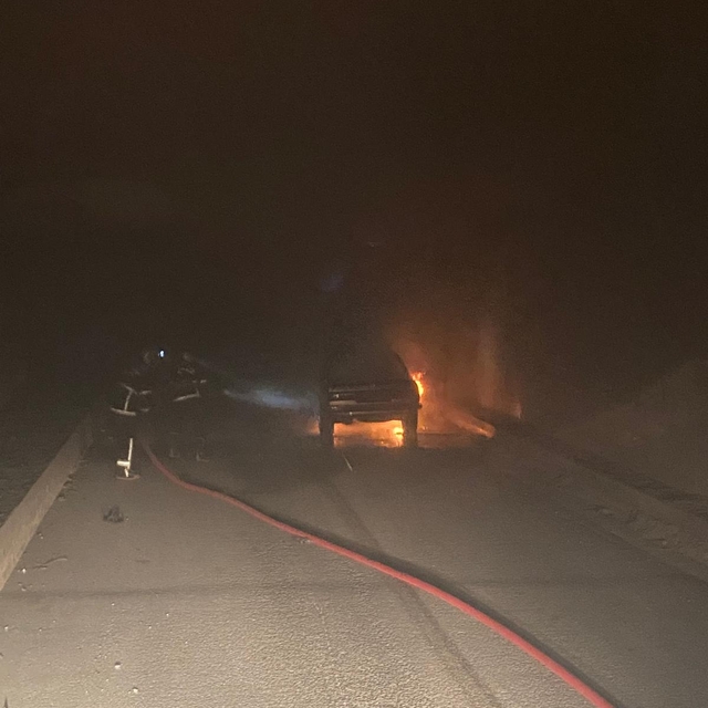 Kastamonu'da iki ayrı yangında otomobil ve forklift kullanılamaz hale geldi