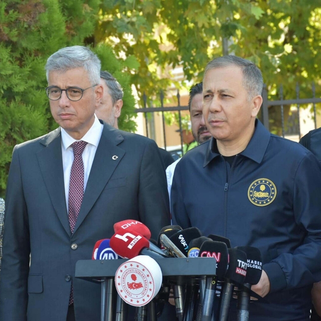 Bakan Yerlikaya: Balıkesir'de 4 büyüklüğünde 10'un üzerinde deprem oldu, ar...