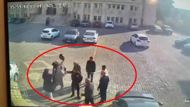 Uzlaşma görüşmesi sonrası tekmeli-yumruklu kavga kamerada