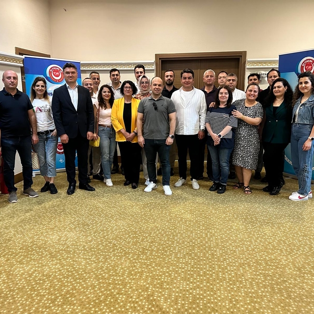 Osmaniye'de Öz Finans-İş Sendikası tarafından banka çalışanlarına eğitim ve...