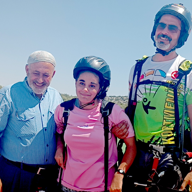 Engelli Nisanur'un yamaç paraşütü ile uçma hayali gerçek oldu