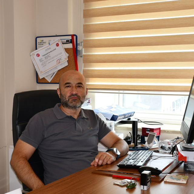 Uzmanından "yaz mevsiminde sıvı kaybı böbrek hastalığı riskini artırıyor" d...