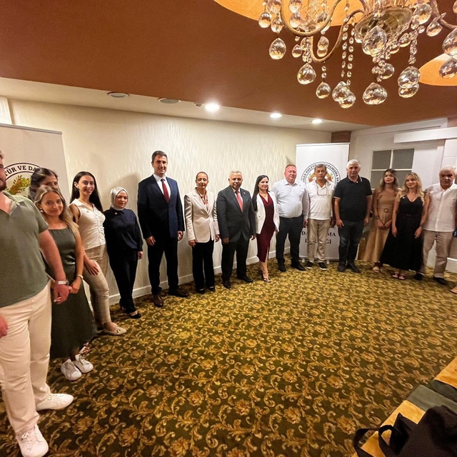 Burdur Valisi Bilgihan, Mellililer Kültür ve Dayanışma Derneği'ni ziyaret e...