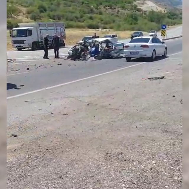 Malatya'da kamyon ile otomobil çarpıştı: 1 ölü, 2 yaralı