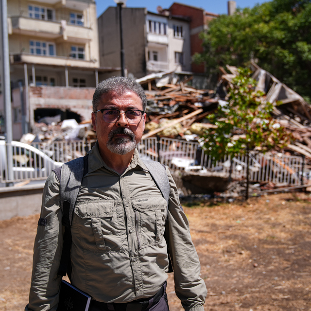 DEÜ Deprem Araştırma ve Uygulama Merkezi Müdürü Sözbilir, Sındırgı'nın yapı...