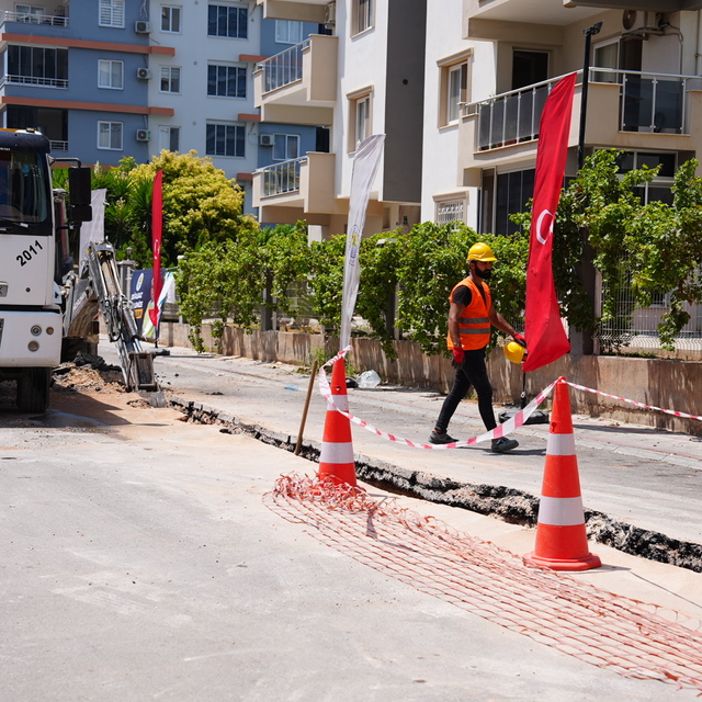 Erdemli'de bir mahallede doğal gaz altyapı çalışmalarına başlandı