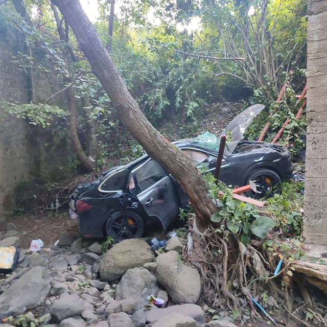 Samsun'da köprüden düşen otomobildeki çocuk öldü, 3 kişi yaralandı