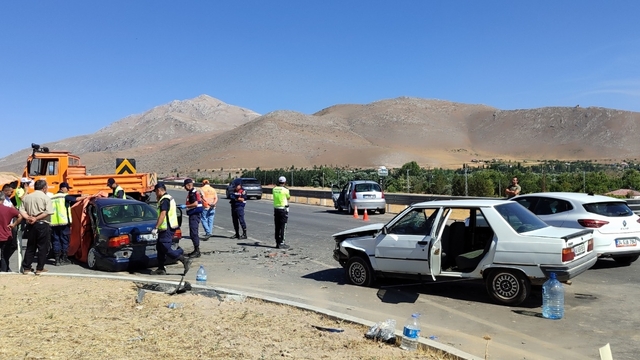 Kahramanmaraş'ta zincirleme trafik kazasında 1 kişi öldü, 8 kişi yaralandı