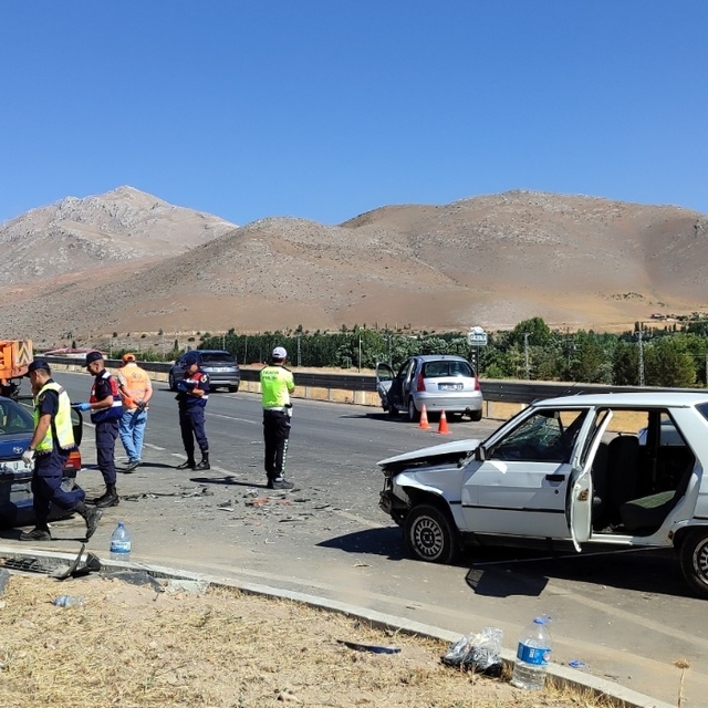 Kahramanmaraş'ta zincirleme trafik kazasında 1 kişi öldü, 8 kişi yaralandı